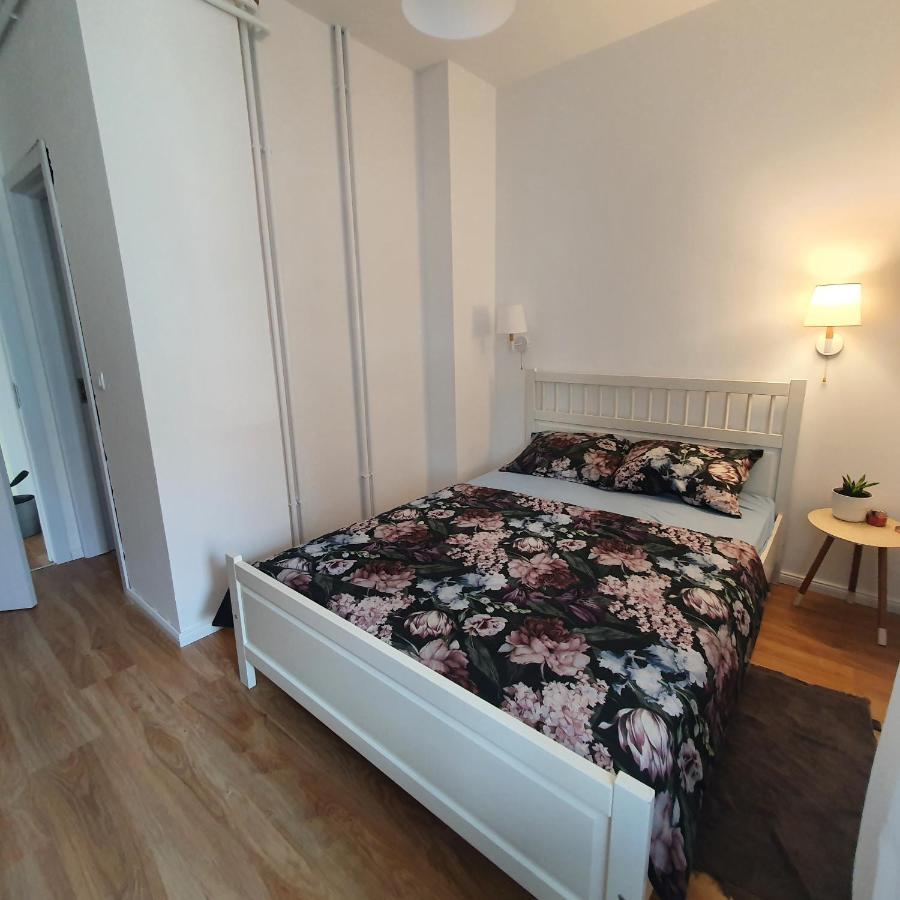 Che Private Rooms Banovci Novi Banovci Екстериор снимка