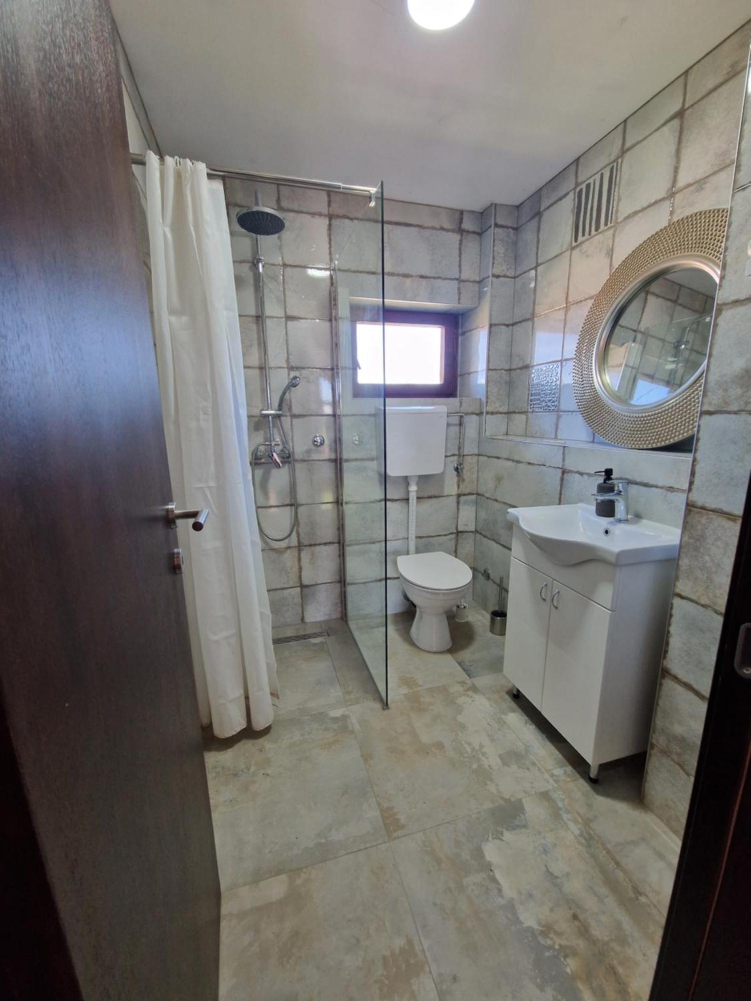 Che Private Rooms Banovci Novi Banovci Екстериор снимка
