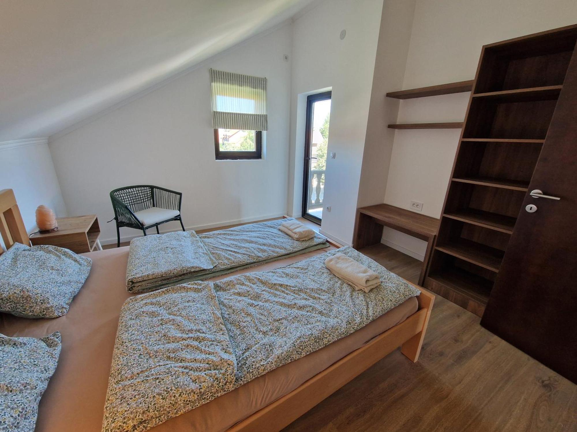 Che Private Rooms Banovci Novi Banovci Екстериор снимка